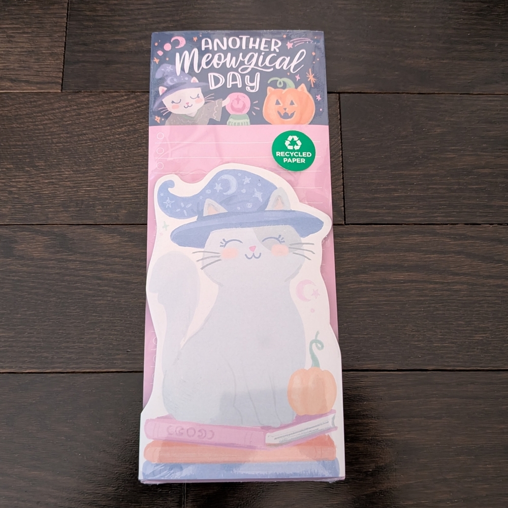 NWT Cute Magic Cat Notepad/Memo Pad, Clementine Paper Inc